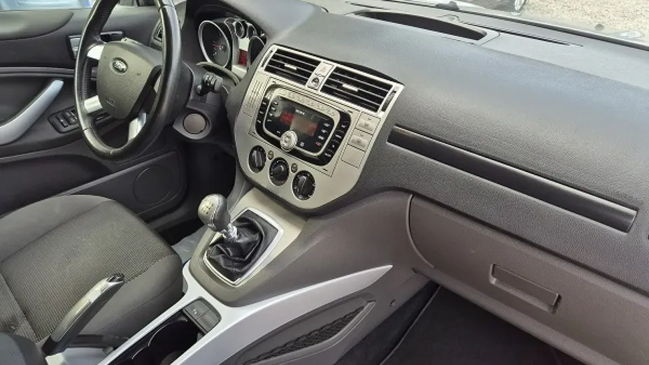 FORD Kuga -