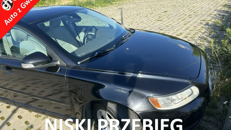 VOLVO V50 -