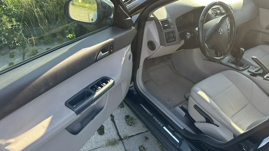 VOLVO V50 -