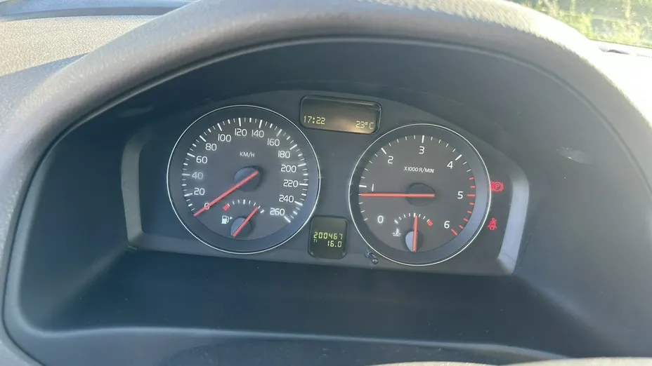 VOLVO V50 -
