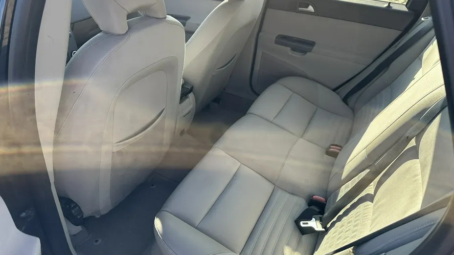VOLVO V50 -