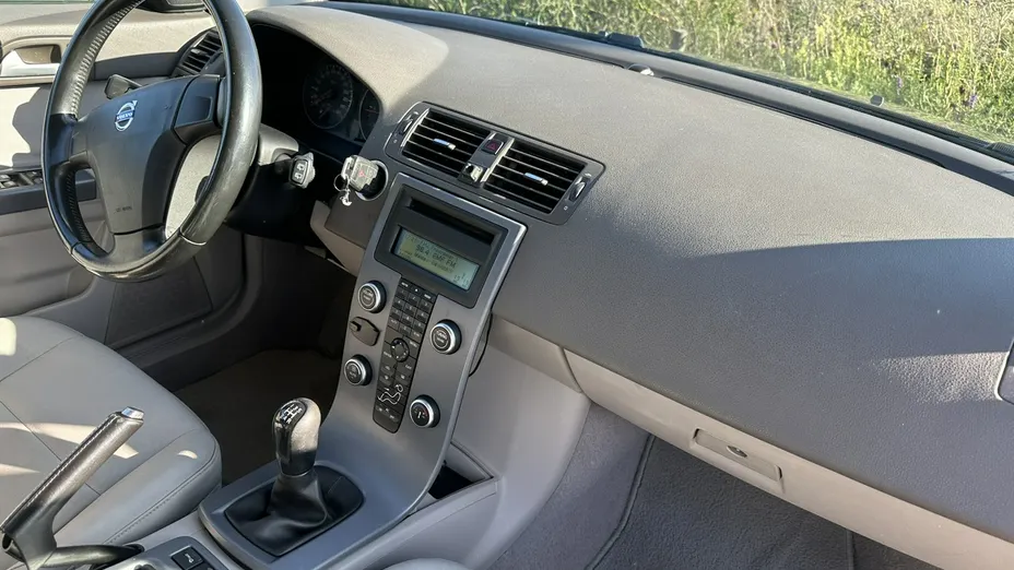 VOLVO V50 -