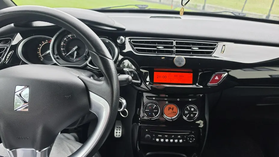 CITROEN DS3 -