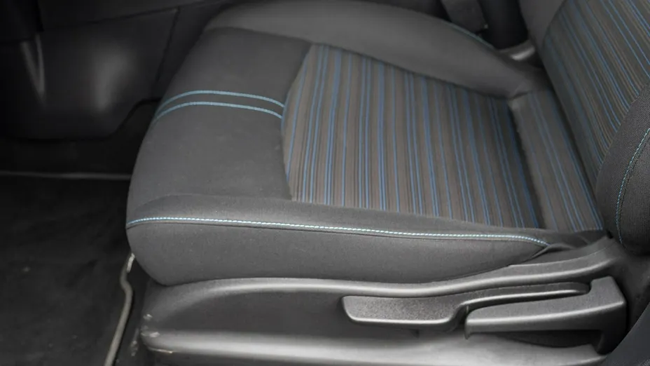 NISSAN Leaf -