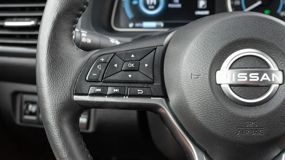 NISSAN Leaf -