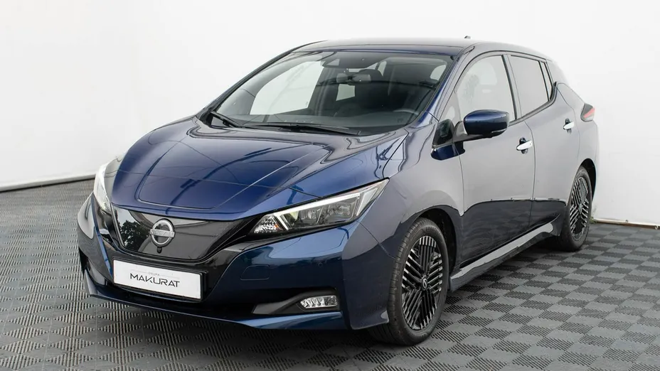 NISSAN Leaf -