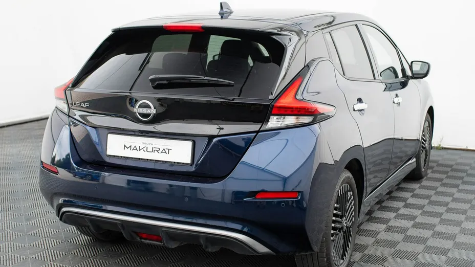 NISSAN Leaf -