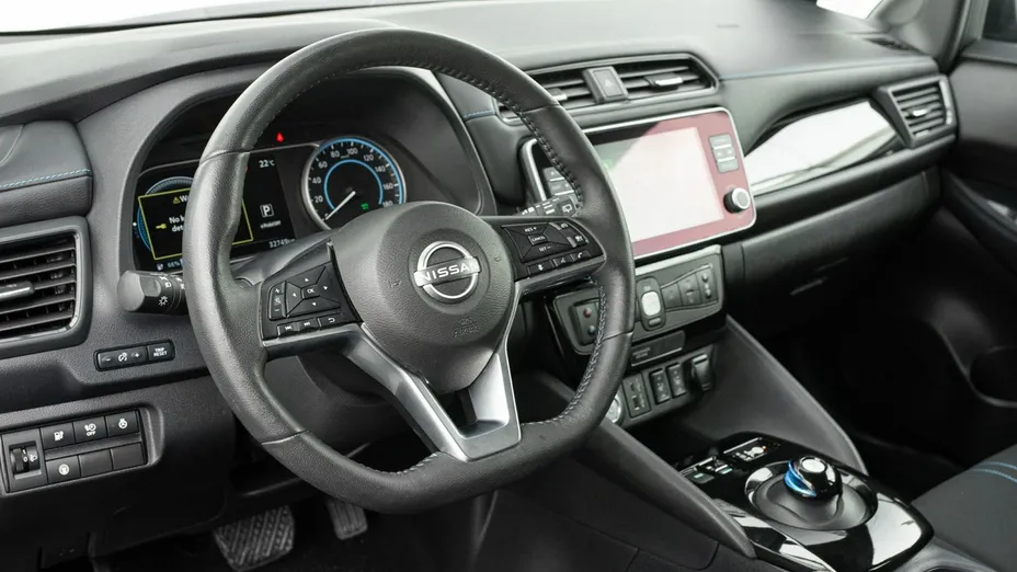NISSAN Leaf -