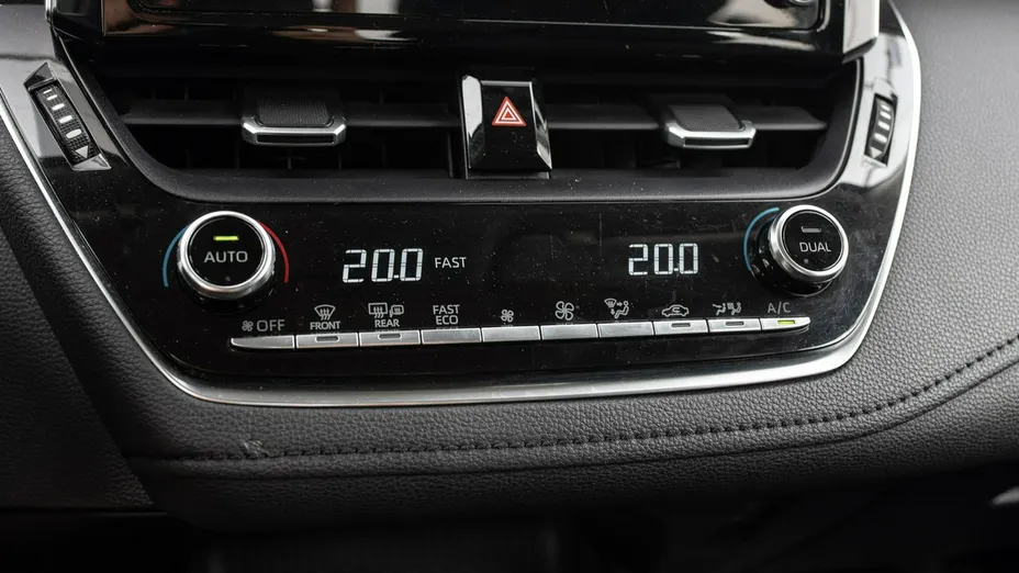 TOYOTA Corolla -