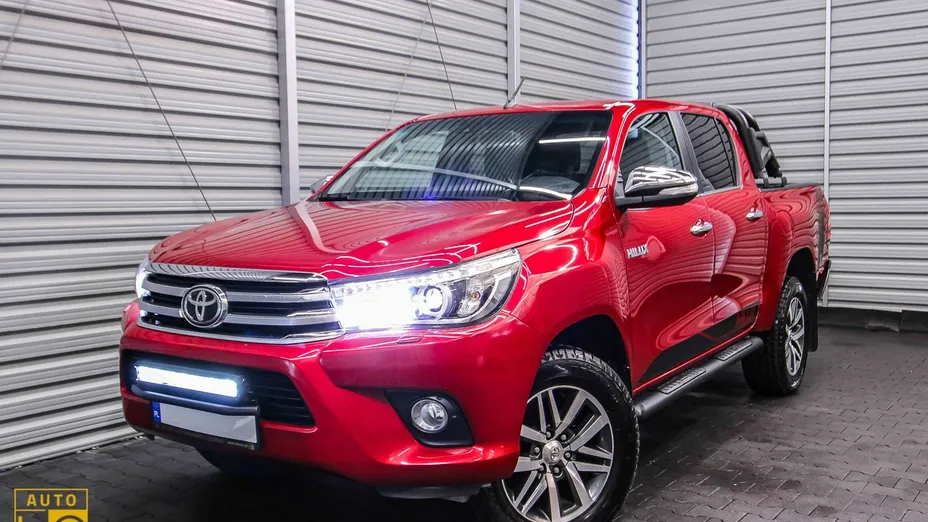 TOYOTA HiLux -