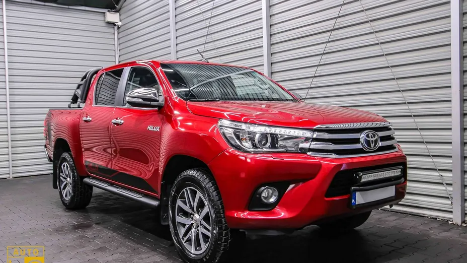 TOYOTA HiLux -