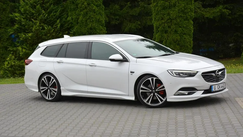 OPEL Insignia -