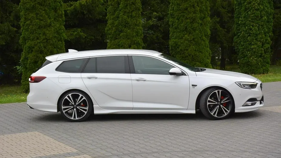 OPEL Insignia -