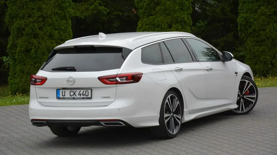OPEL Insignia -