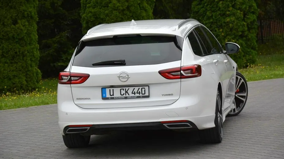 OPEL Insignia -