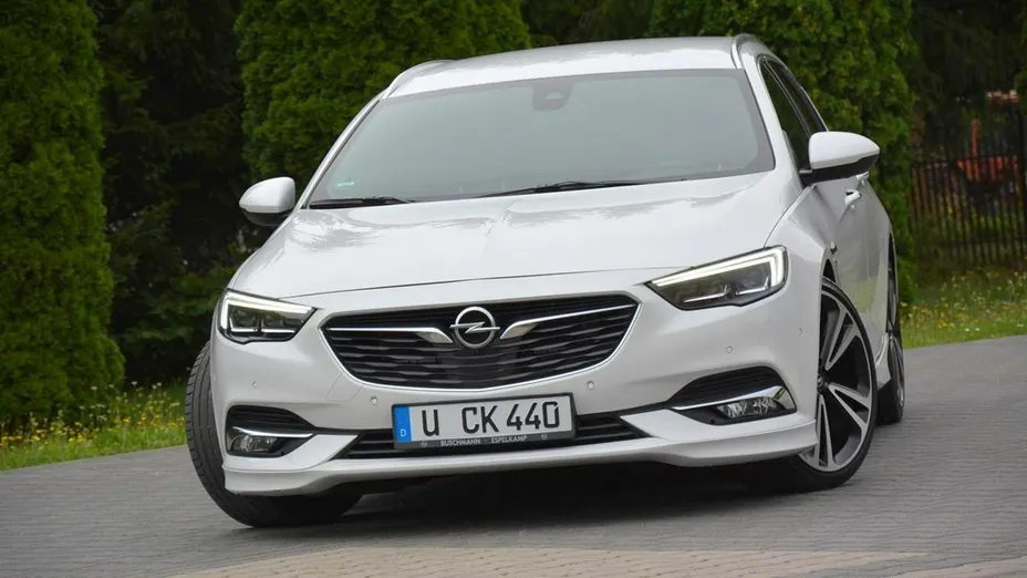 OPEL Insignia -
