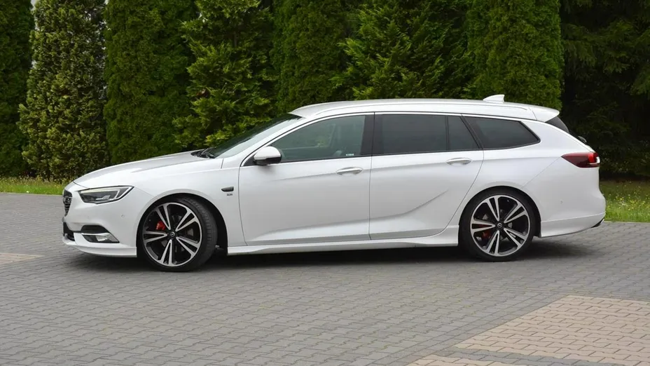 OPEL Insignia -