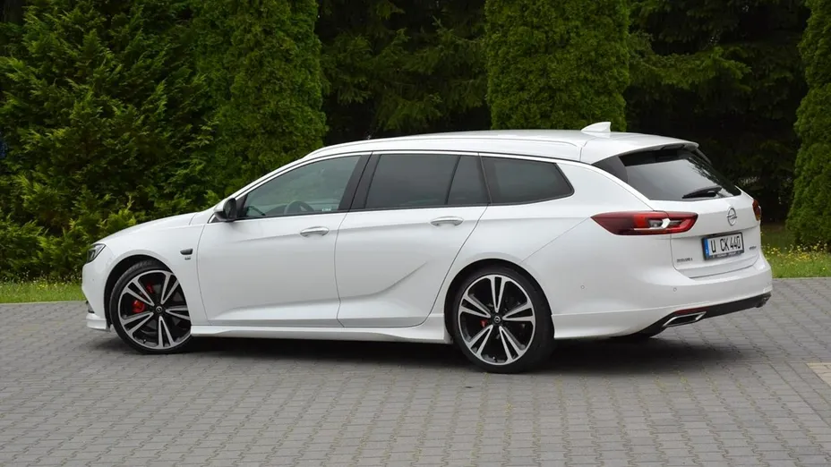OPEL Insignia -