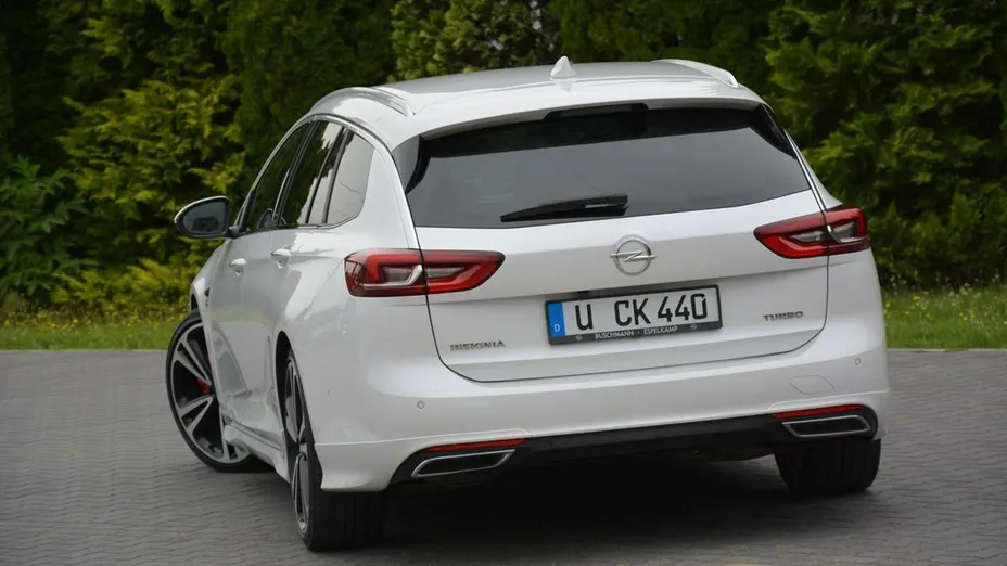 OPEL Insignia -