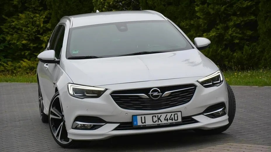 OPEL Insignia -