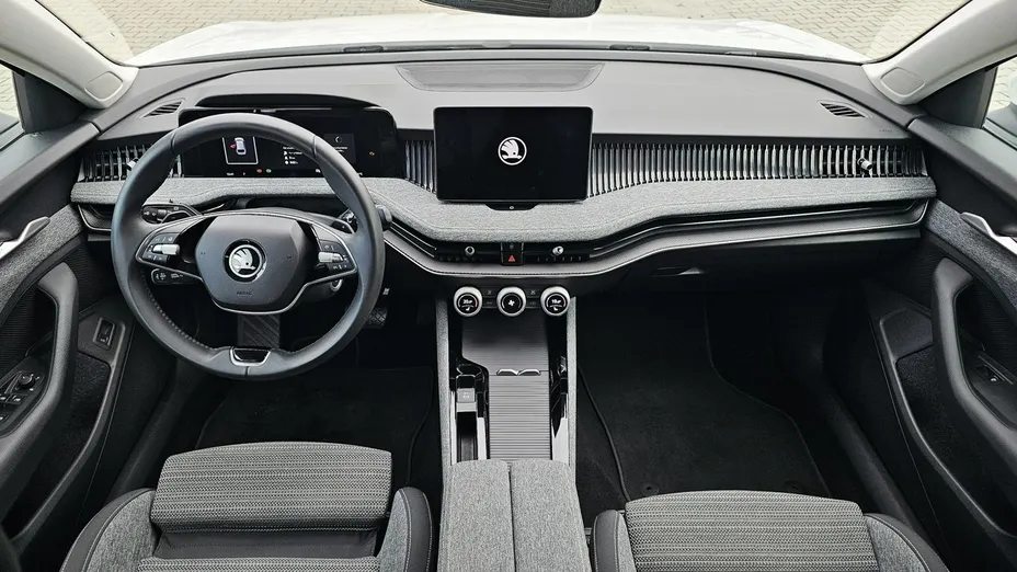SKODA Superb -