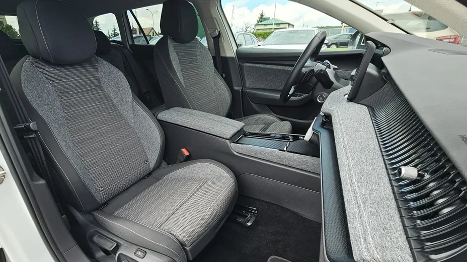 SKODA Superb -