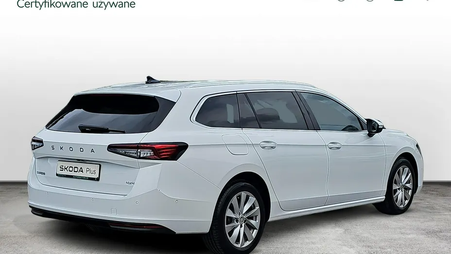 SKODA Superb -