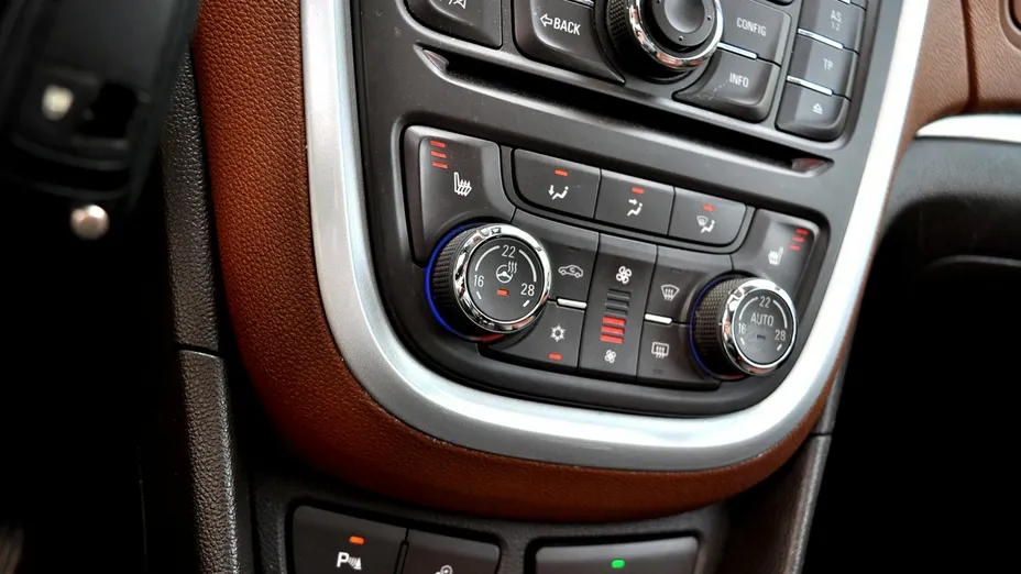 OPEL Mokka -