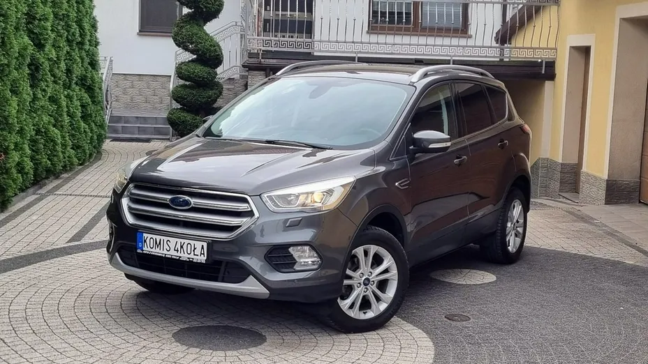 FORD Kuga -