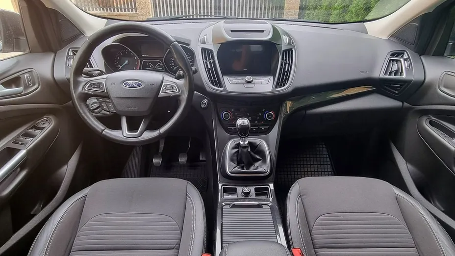 FORD Kuga -