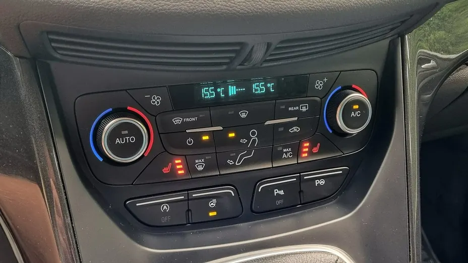 FORD Kuga -