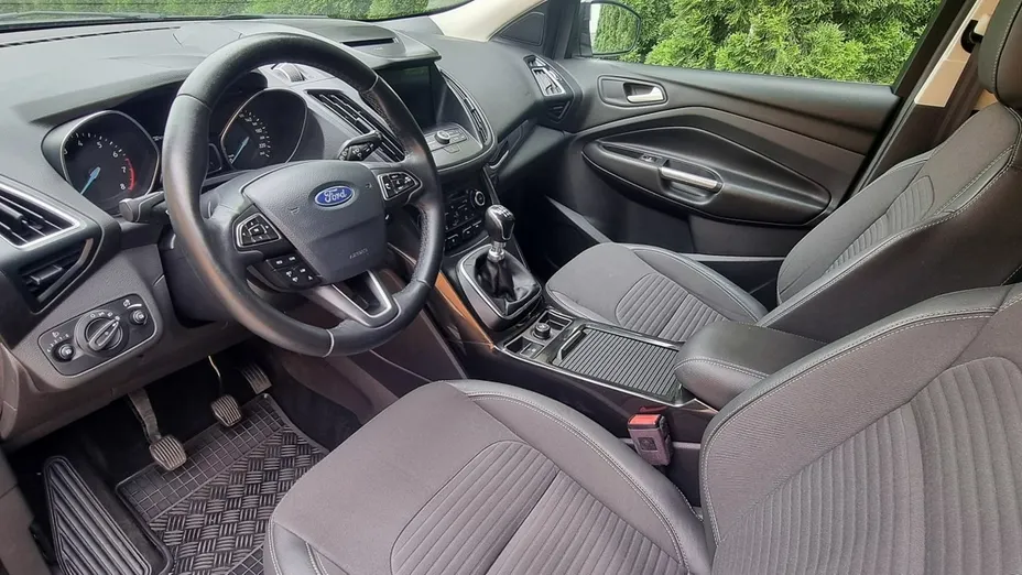 FORD Kuga -