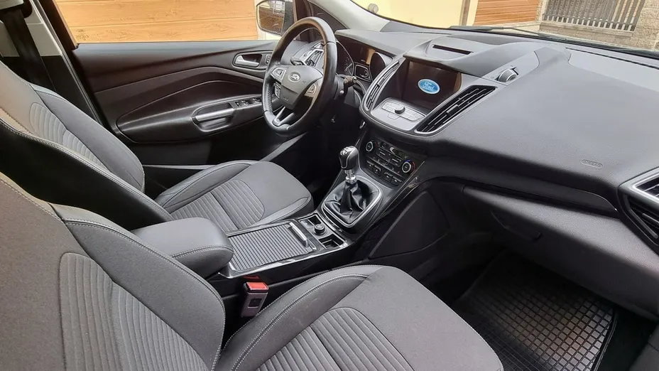 FORD Kuga -