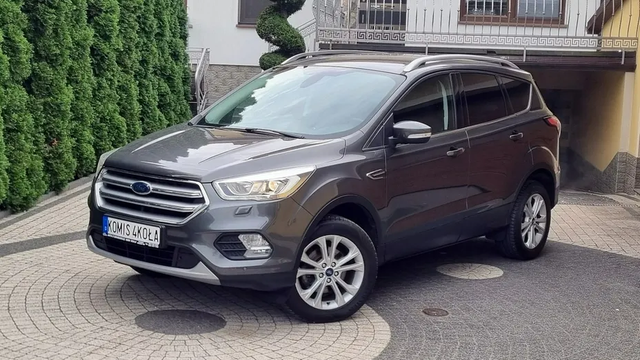 FORD Kuga -
