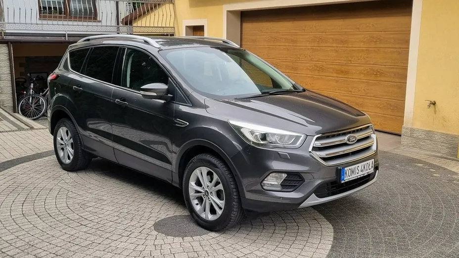 FORD Kuga -