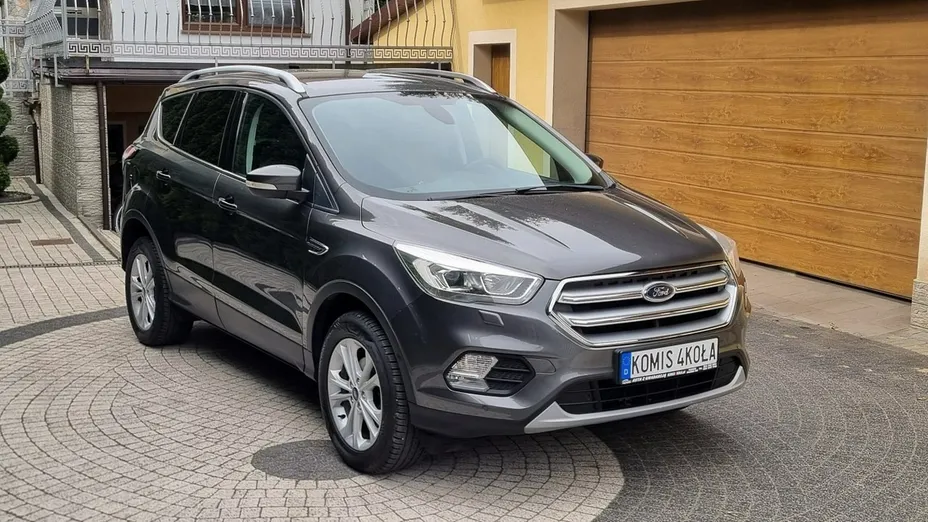 FORD Kuga -