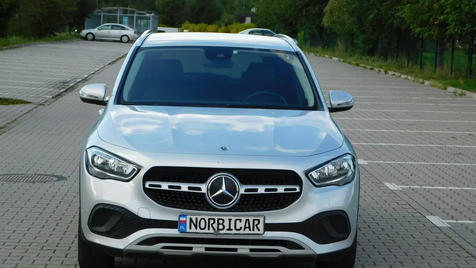 MERCEDES-BENZ GLA -