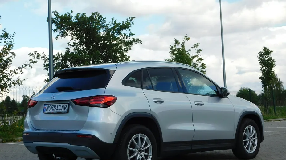 MERCEDES-BENZ GLA -