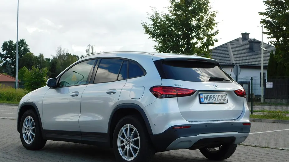 MERCEDES-BENZ GLA -