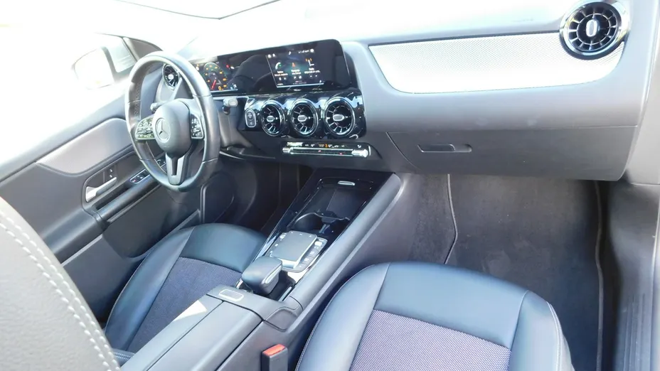 MERCEDES-BENZ GLA -