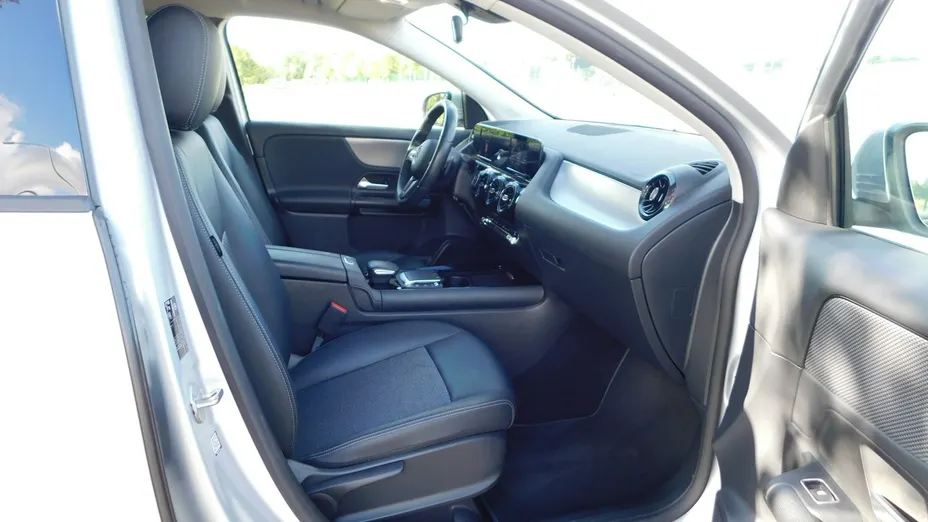 MERCEDES-BENZ GLA -