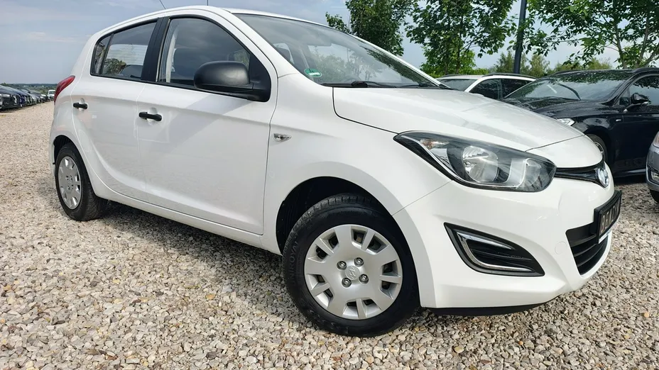 HYUNDAI i20 -
