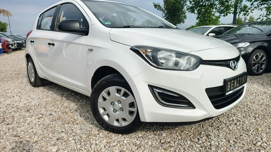 HYUNDAI i20 -