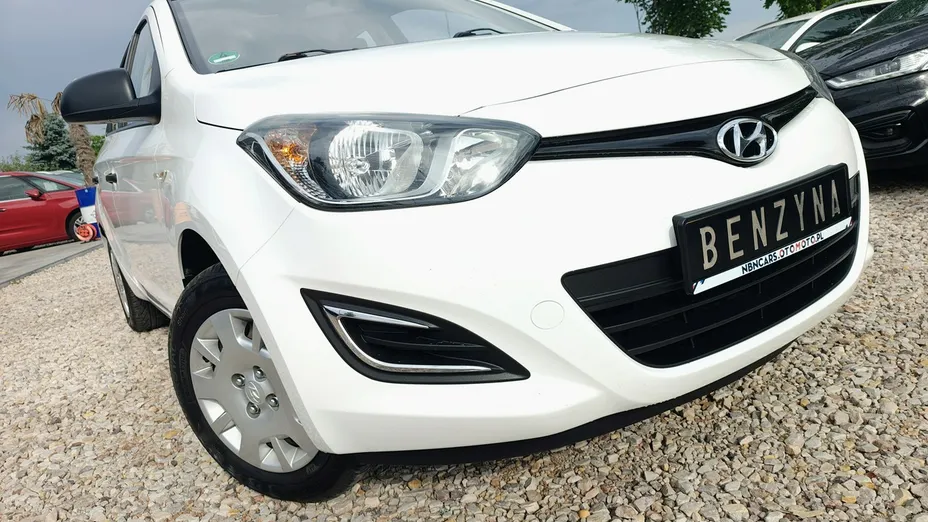 HYUNDAI i20 -