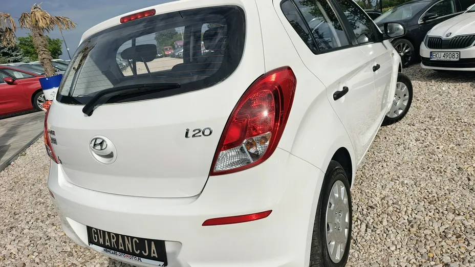 HYUNDAI i20 -