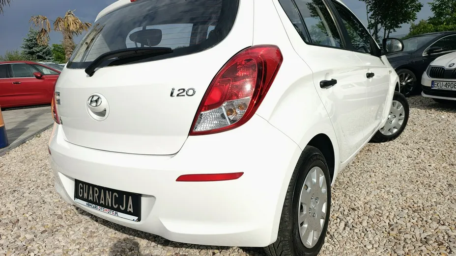 HYUNDAI i20 -