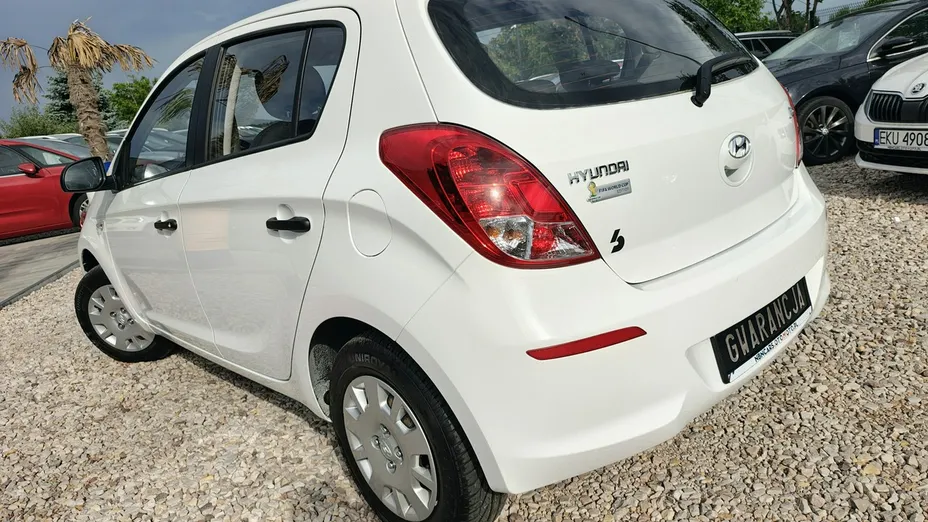 HYUNDAI i20 -