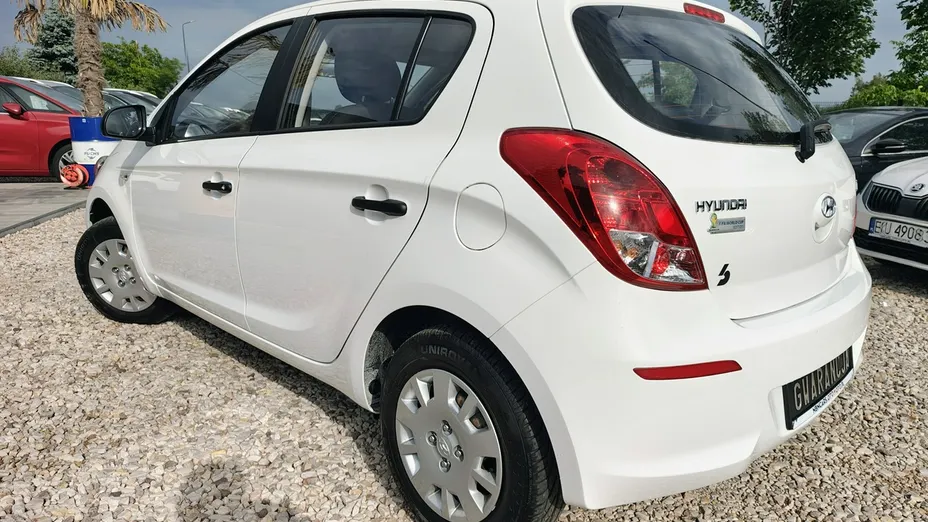 HYUNDAI i20 -