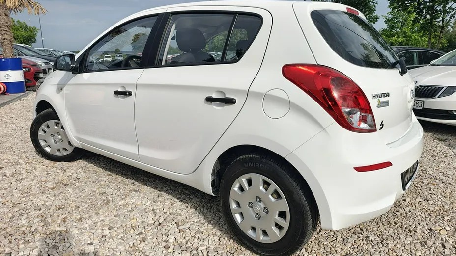 HYUNDAI i20 -
