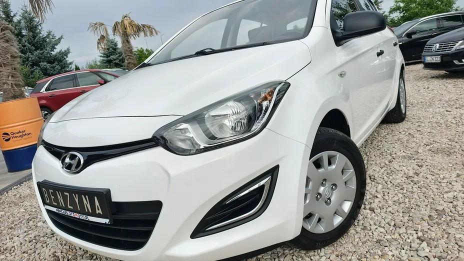 HYUNDAI i20 -